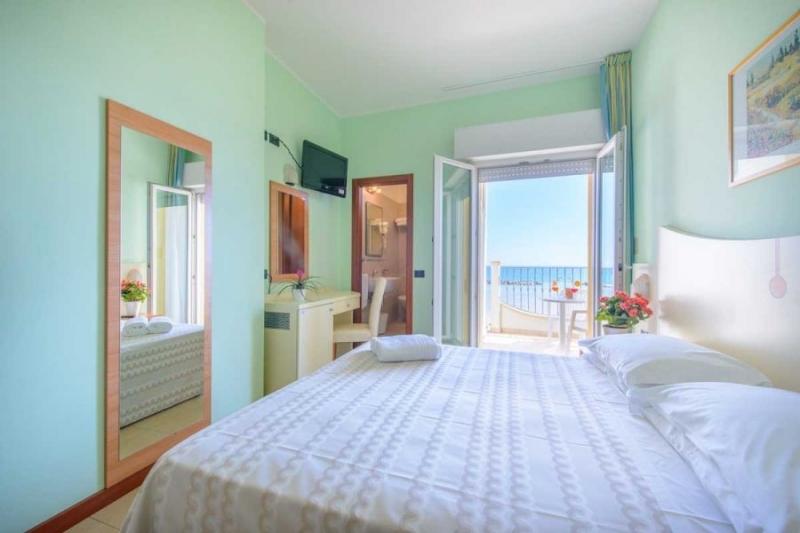 Hotel Zeus Rimini Esterno foto