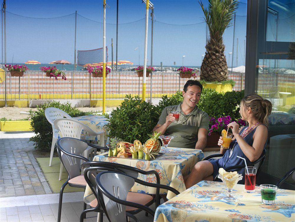 Hotel Zeus Rimini Esterno foto
