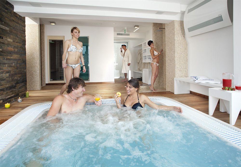 Hotel Zeus Rimini Esterno foto