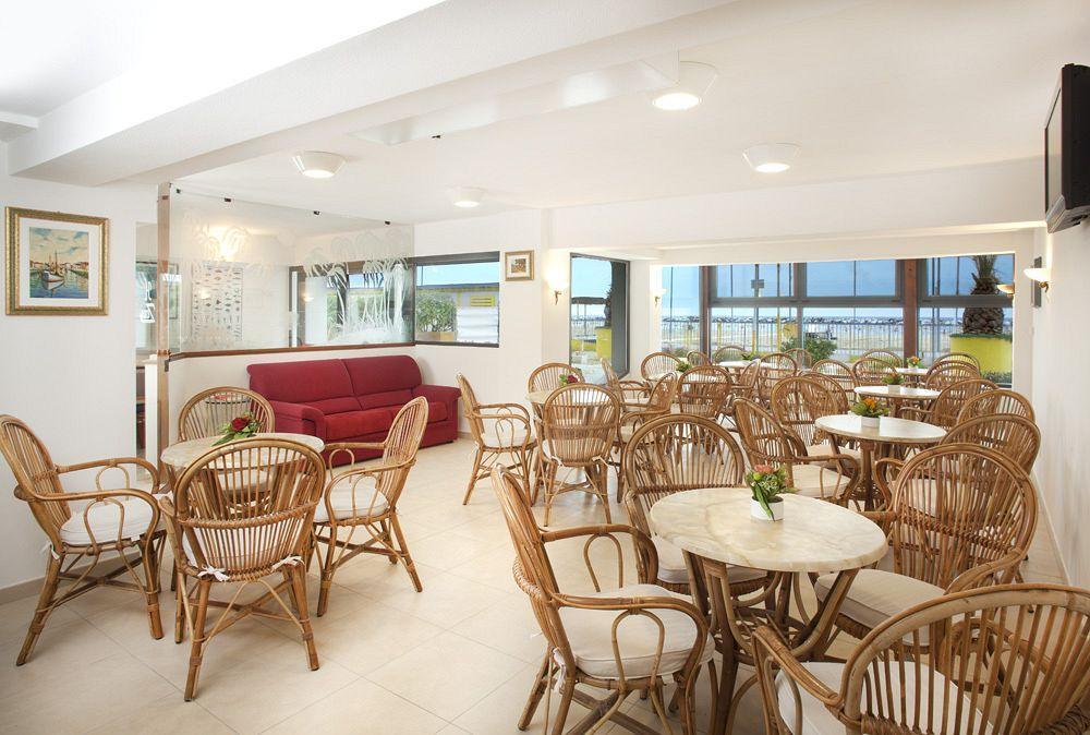 Hotel Zeus Rimini Esterno foto