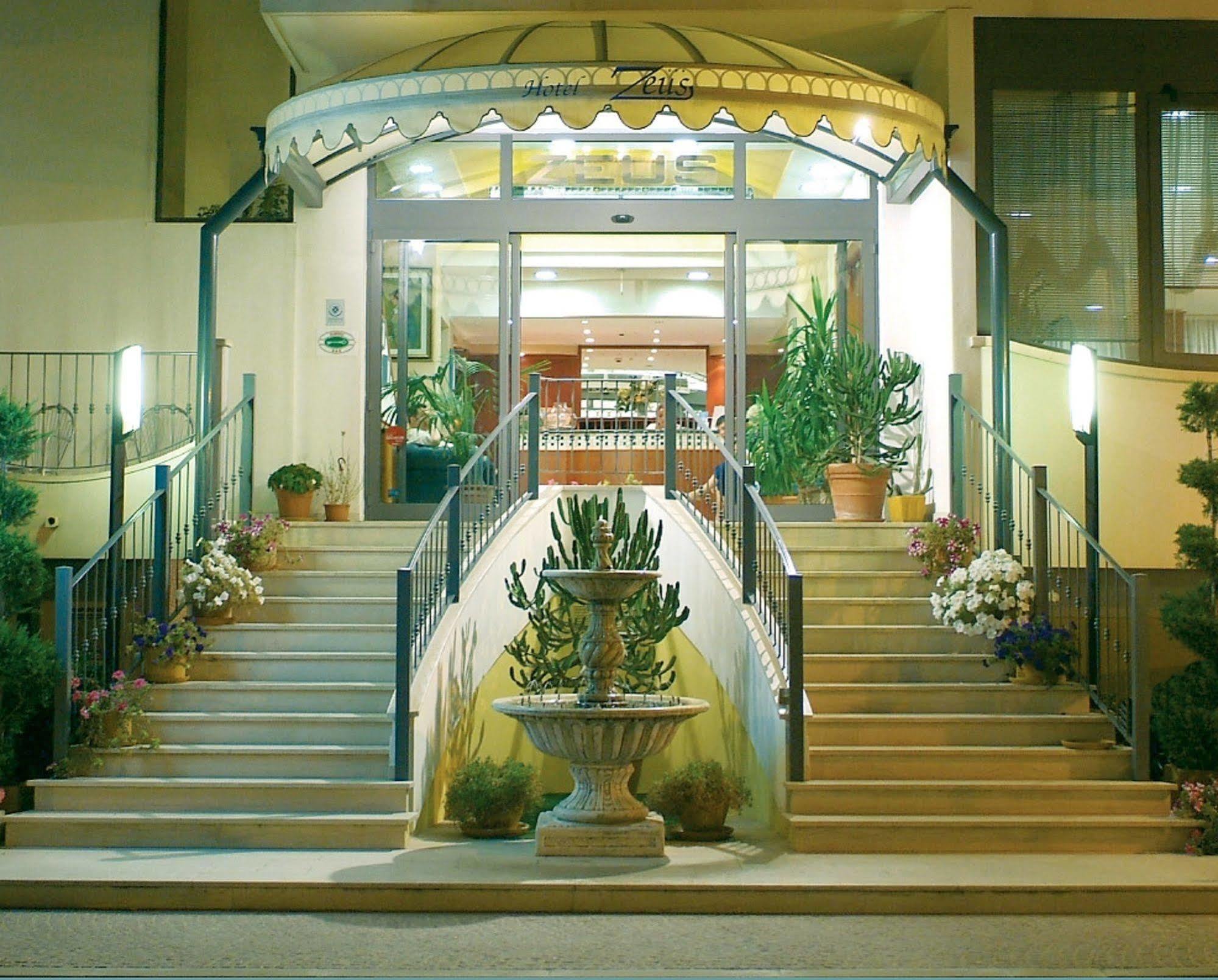 Hotel Zeus Rimini Esterno foto
