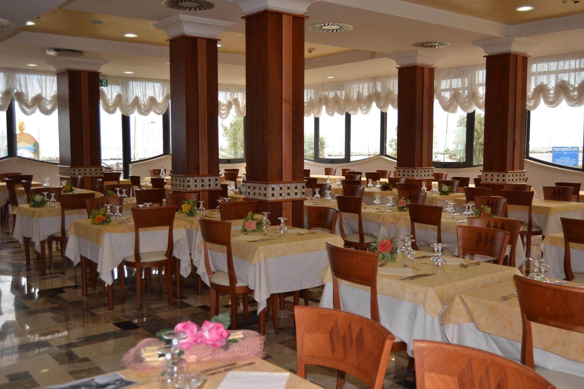 Hotel Zeus Rimini Esterno foto