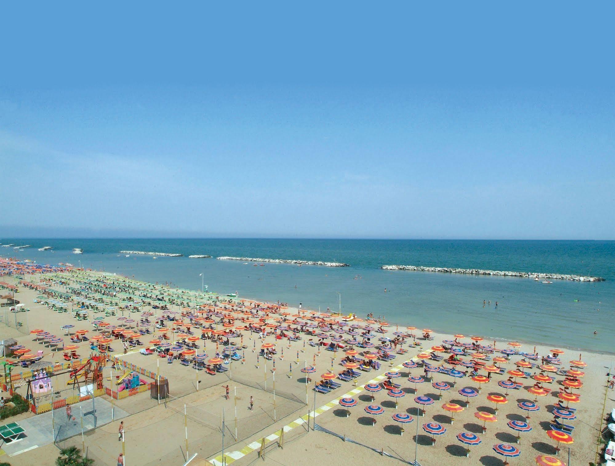 Hotel Zeus Rimini Esterno foto