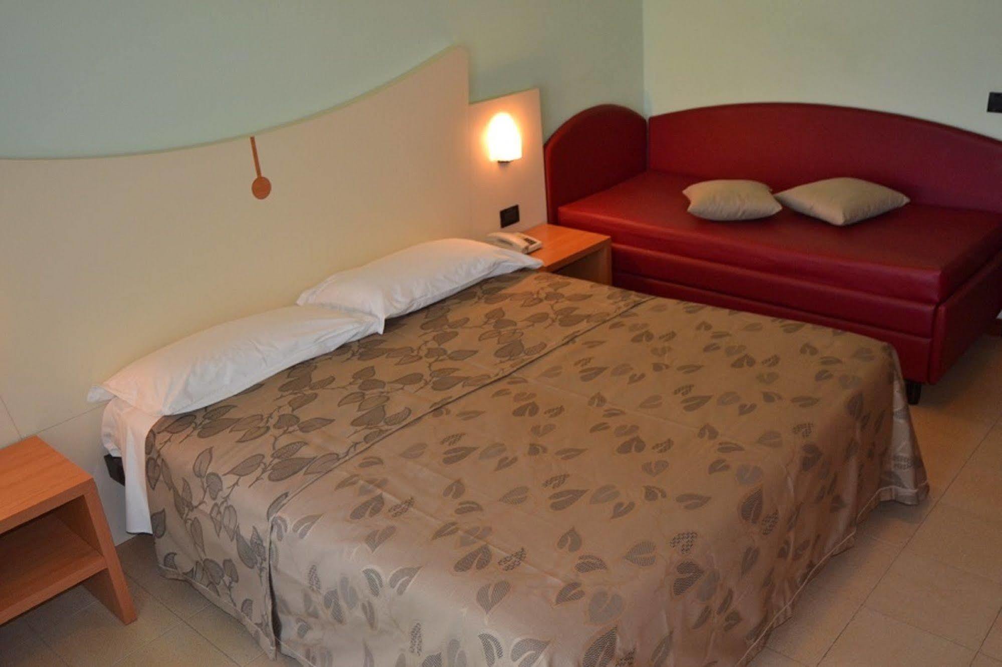 Hotel Zeus Rimini Esterno foto