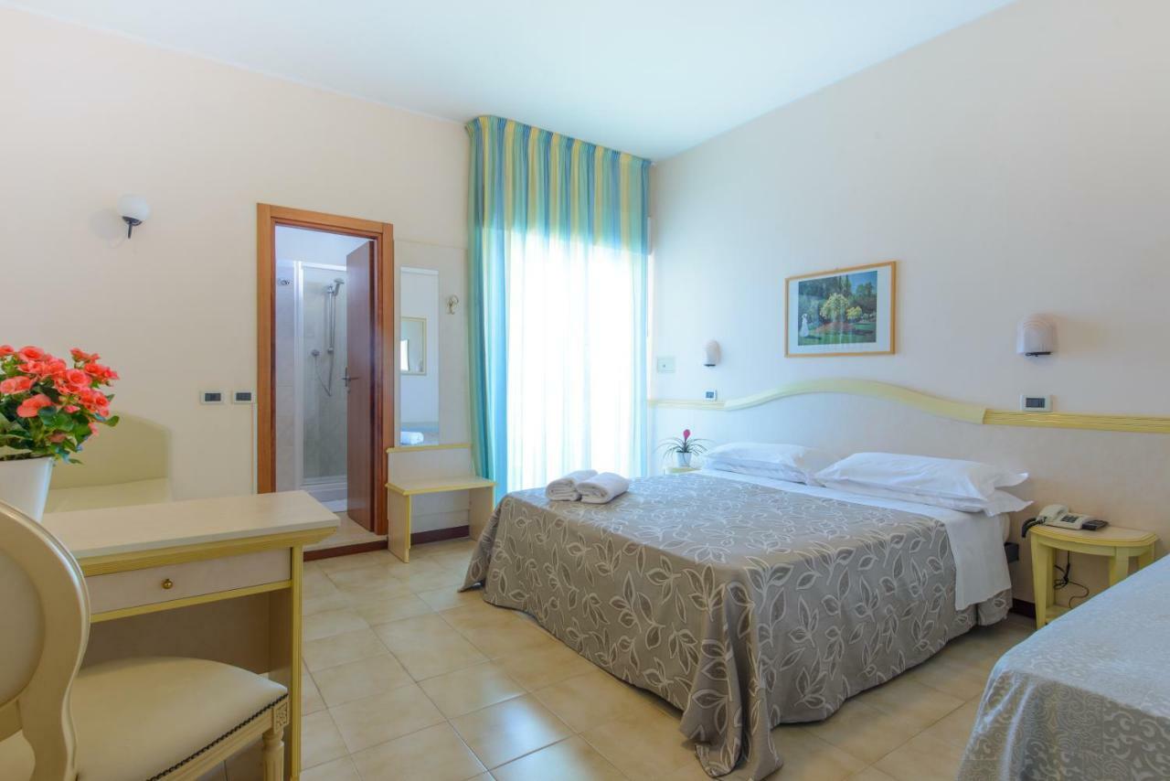 Hotel Zeus Rimini Esterno foto